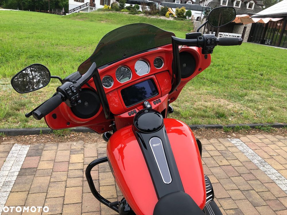 Harley-Davidson Touring Street Glide - 16