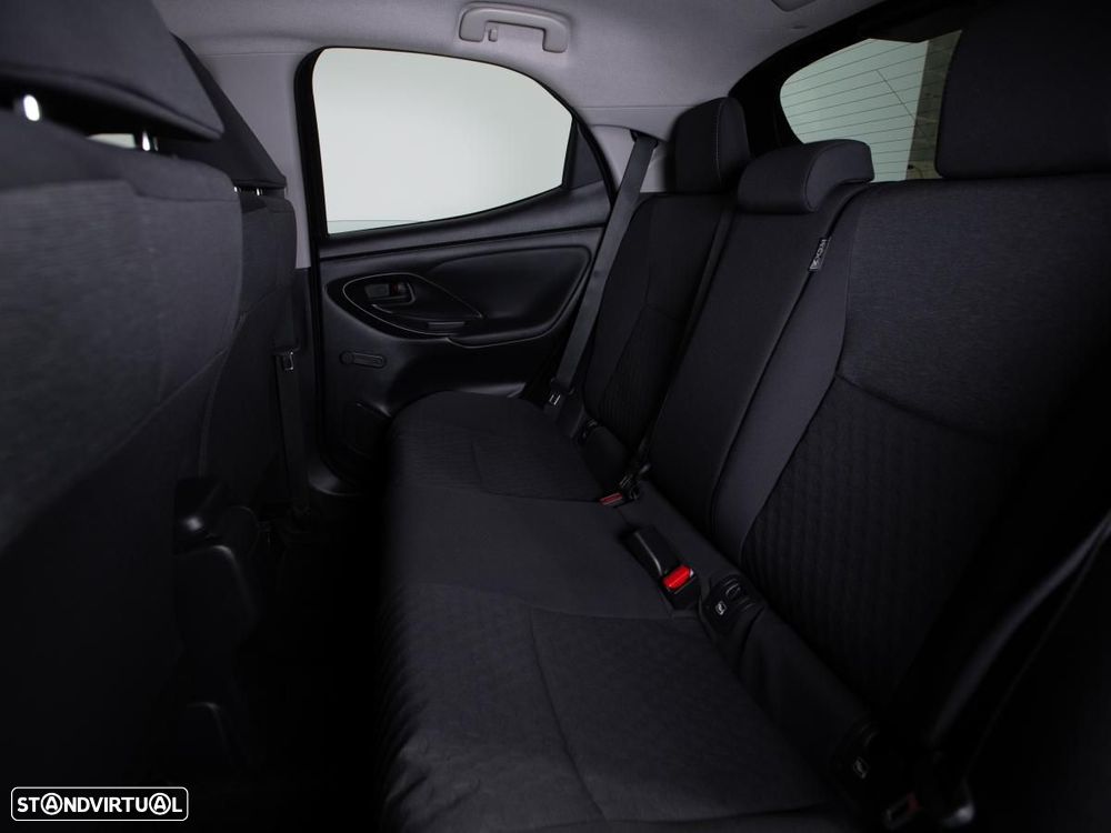 Toyota Yaris 1.5 HDF Comfort Plus - 9