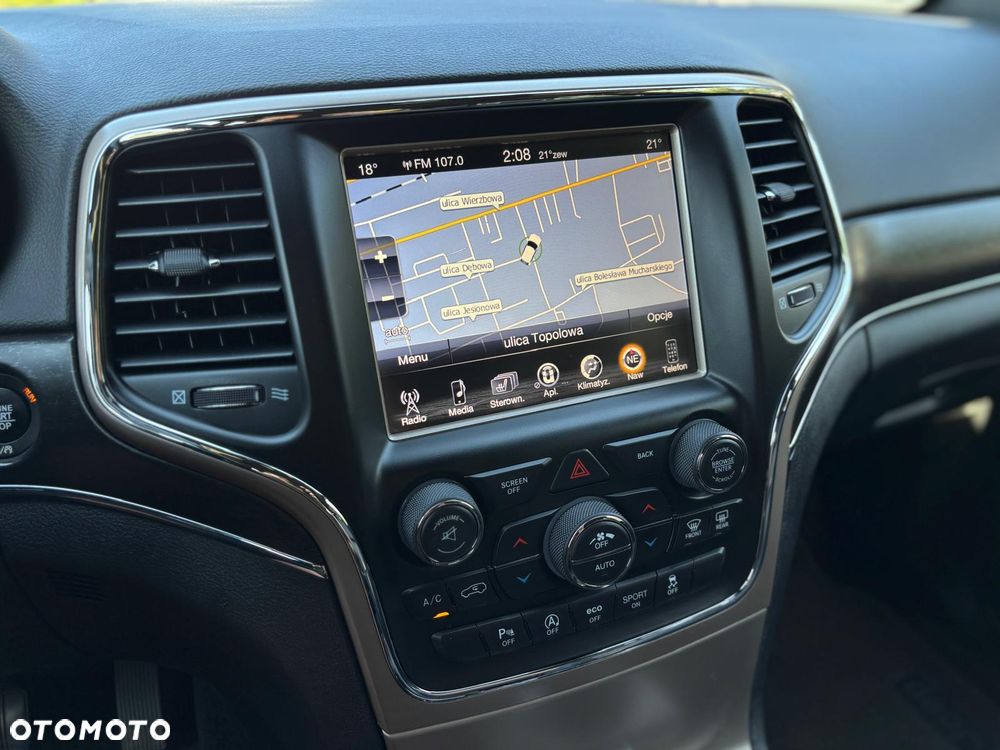 Jeep Grand Cherokee - 25
