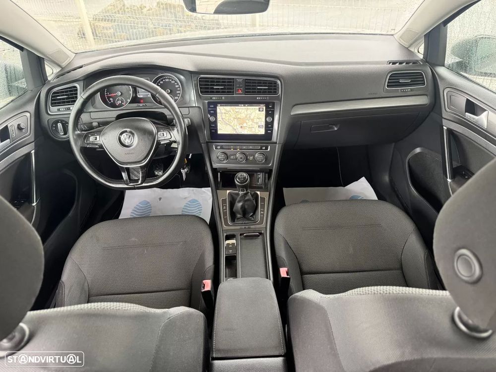 VW Golf 1.6 TDI Confortline - 12