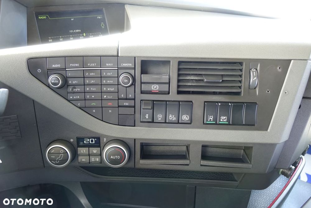 Volvo FH 500 GLOBETROTTER / EURO 6 / STANDARD / AUTOMAT / KLIMATYZACJA POSTOJOWA / LODÓWKA - 24