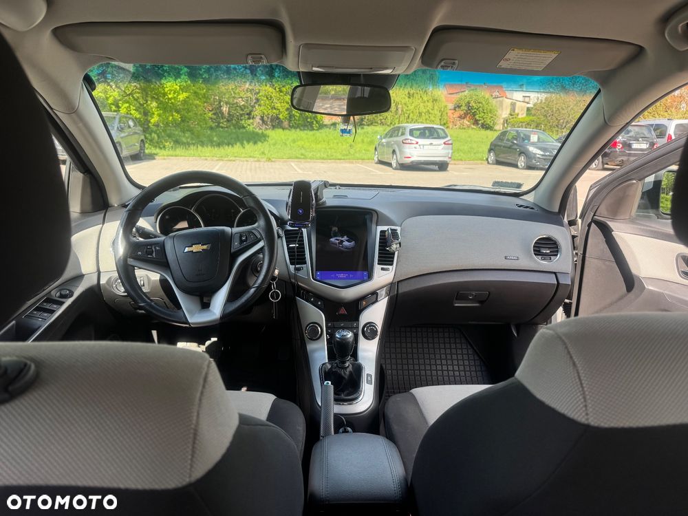 Chevrolet Cruze 1.6 LS - 28