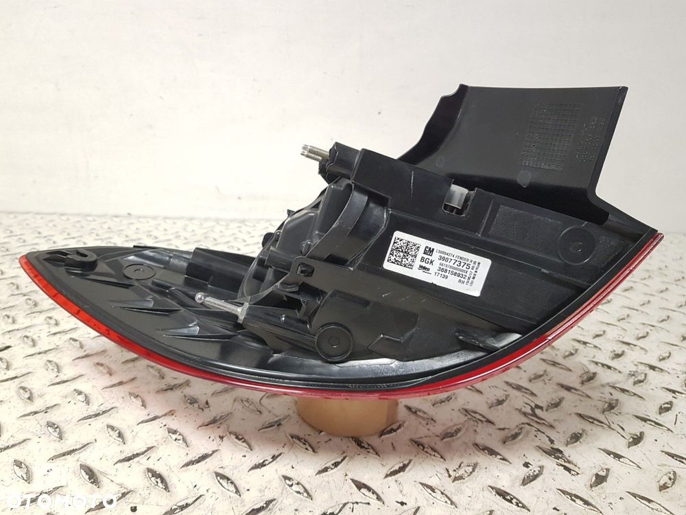 ORYGINALNA LAMPA TYLNA PRAWA W BŁOTNIK PRAWY TYŁ OPEL ASTRA K 5 V KOMBI 15-19 39077375 - 12