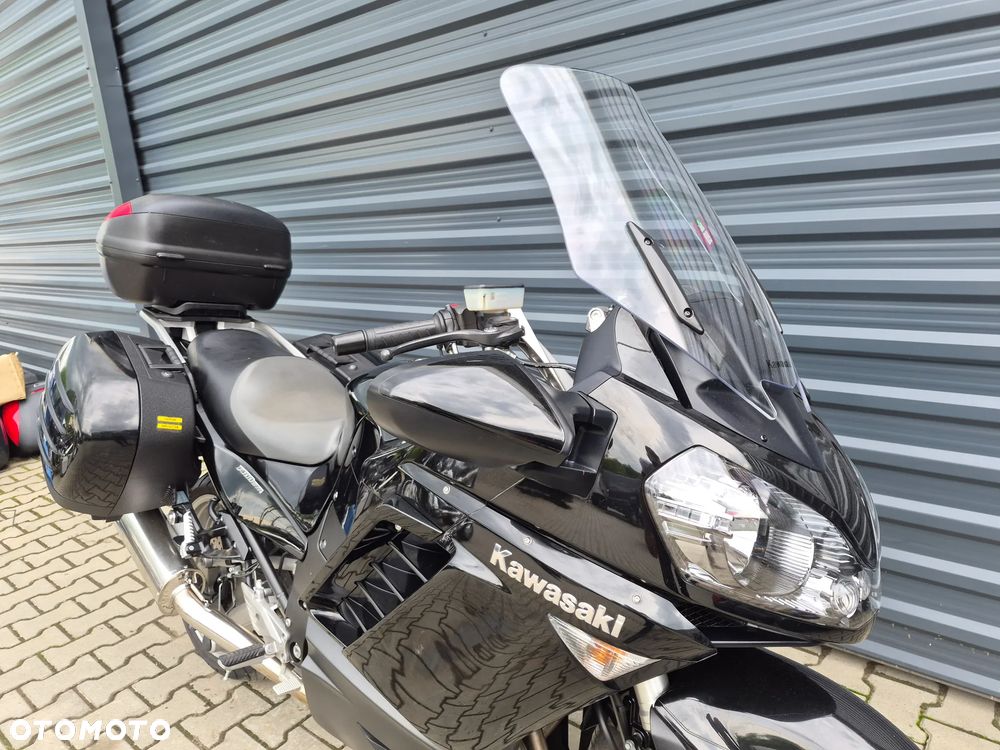Kawasaki GTR - 10
