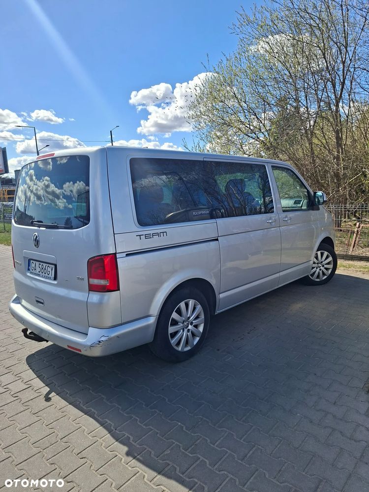 Volkswagen Multivan - 22