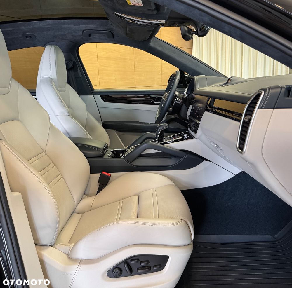 Porsche Cayenne - 17