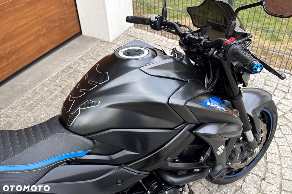 Suzuki GSX - 14