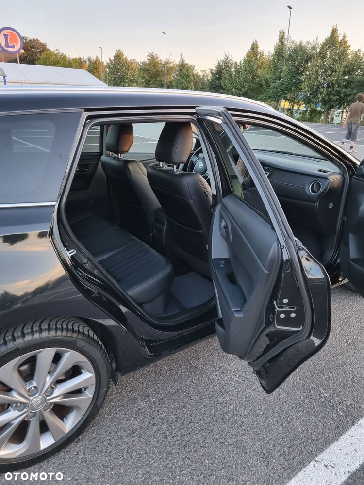 Toyota Auris - 18