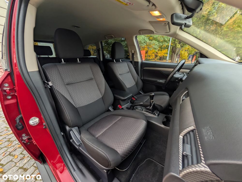 Mitsubishi Outlander - 23