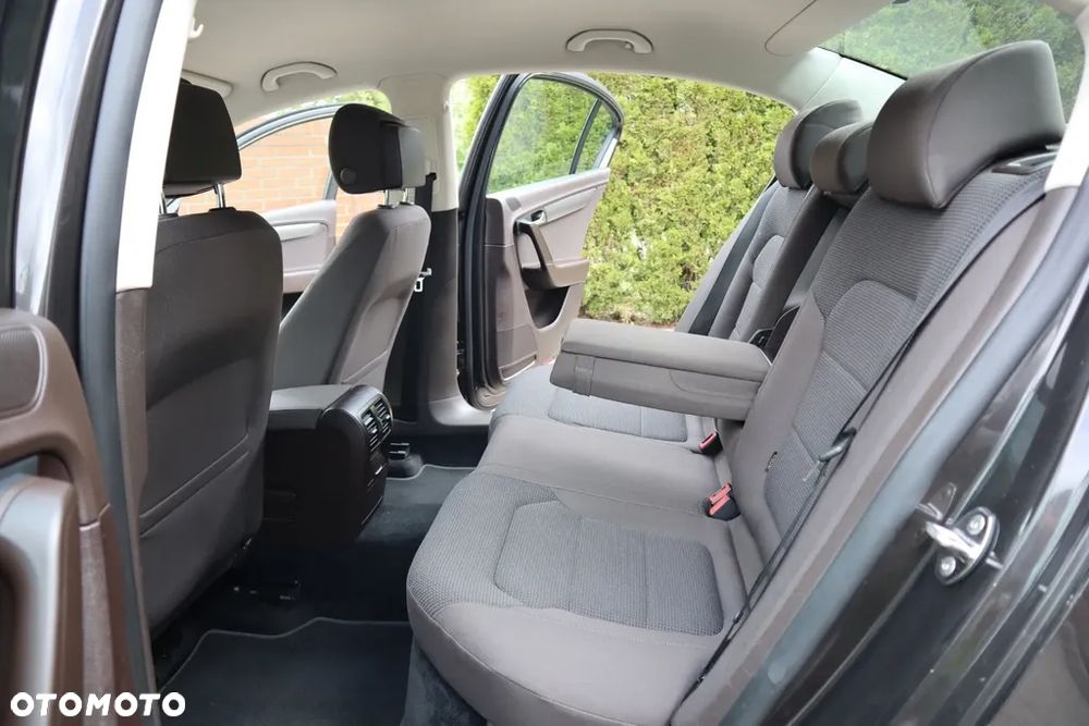 Volkswagen Passat 2.0 TSI Highline - 13