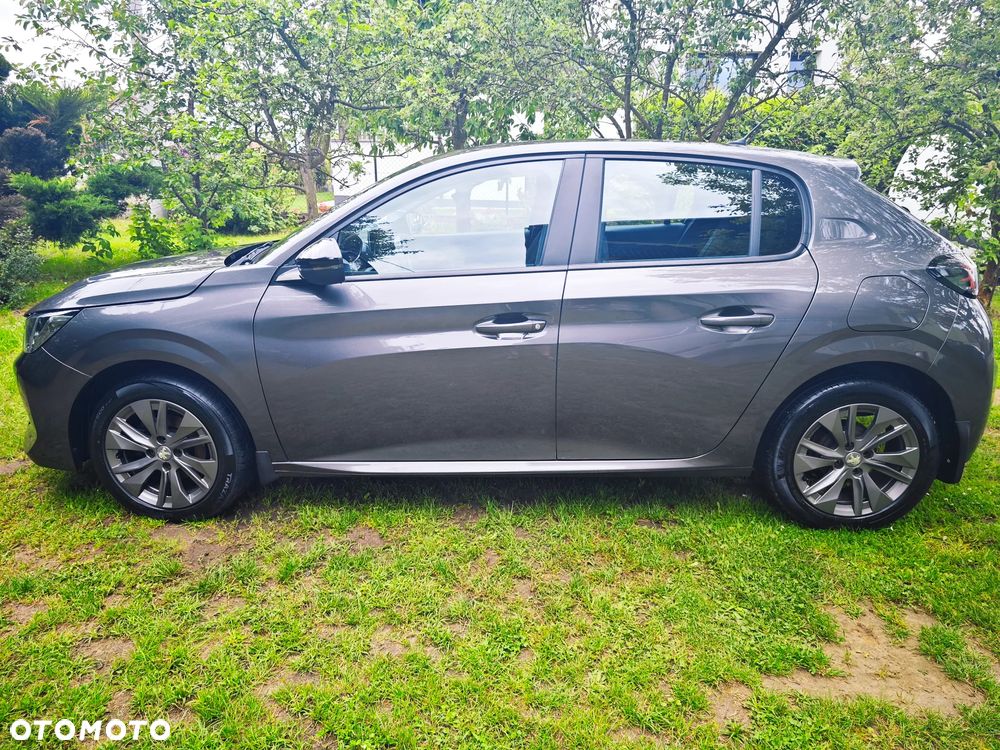 Peugeot 208 - 8