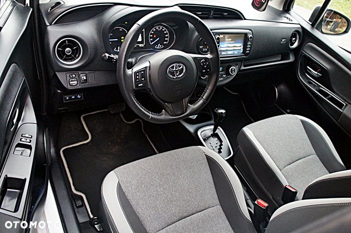 Toyota Yaris 1.5 VVT-i Y20 Club - 17