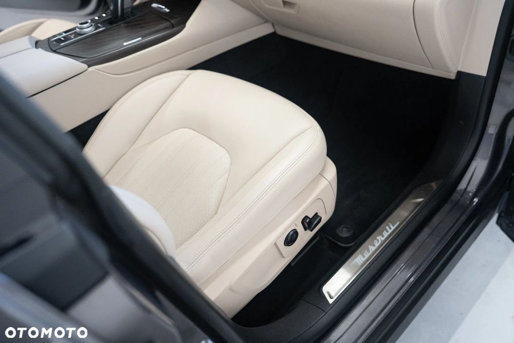 Maserati Levante S Granlusso - 22