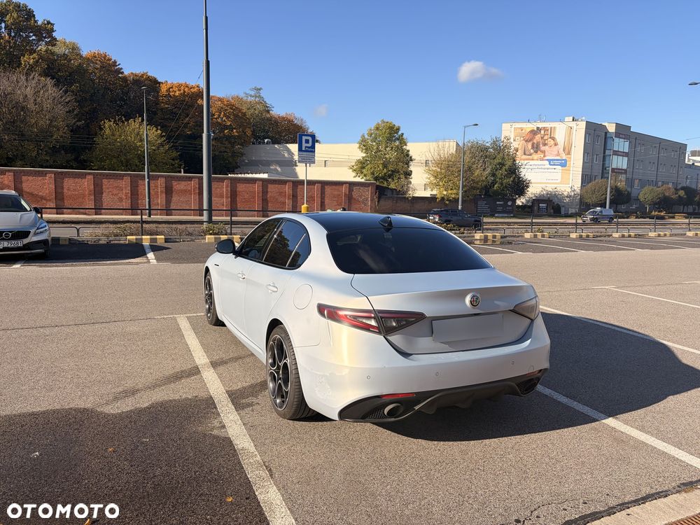 Alfa Romeo Giulia 2.0 Turbo Competizione Q4 - 6