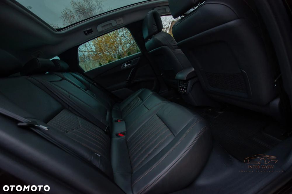 Peugeot 508 RXH Hybrid4 - 11