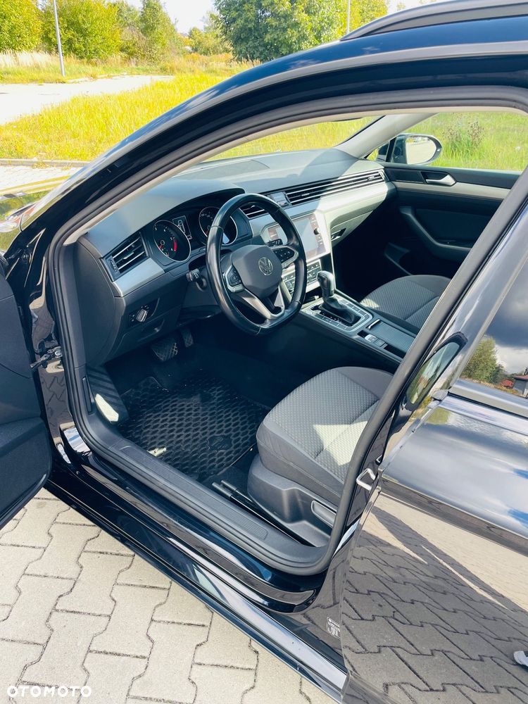 Volkswagen Passat Variant 2.0 TDI SCR DSG Elegance - 24