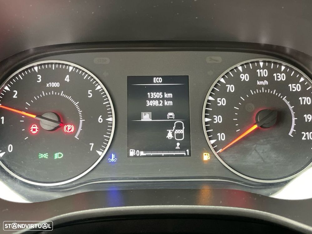 Dacia Sandero 1.0 TCe Expression — fotografia 9
