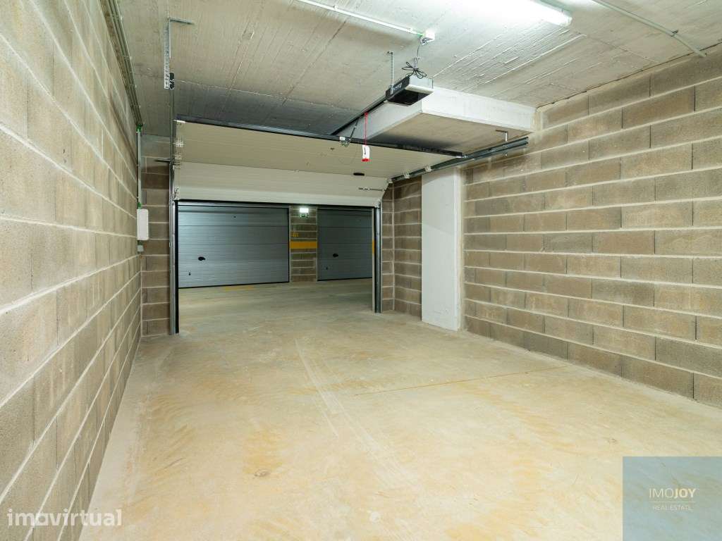 Lugar de Garagem para Venda no Centro de Portimão - Grande imagem: 5/30