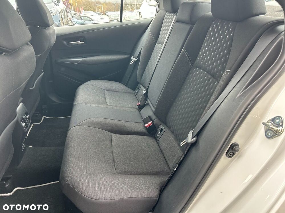 Toyota Corolla 1.8 Hybrid Comfort - 23