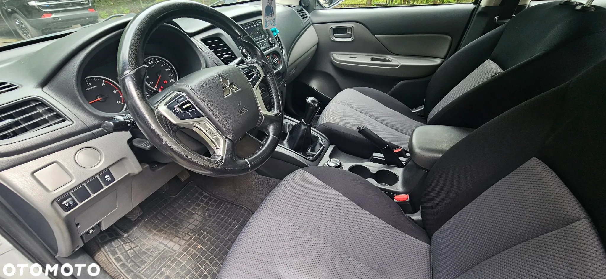 Mitsubishi L200 - 11