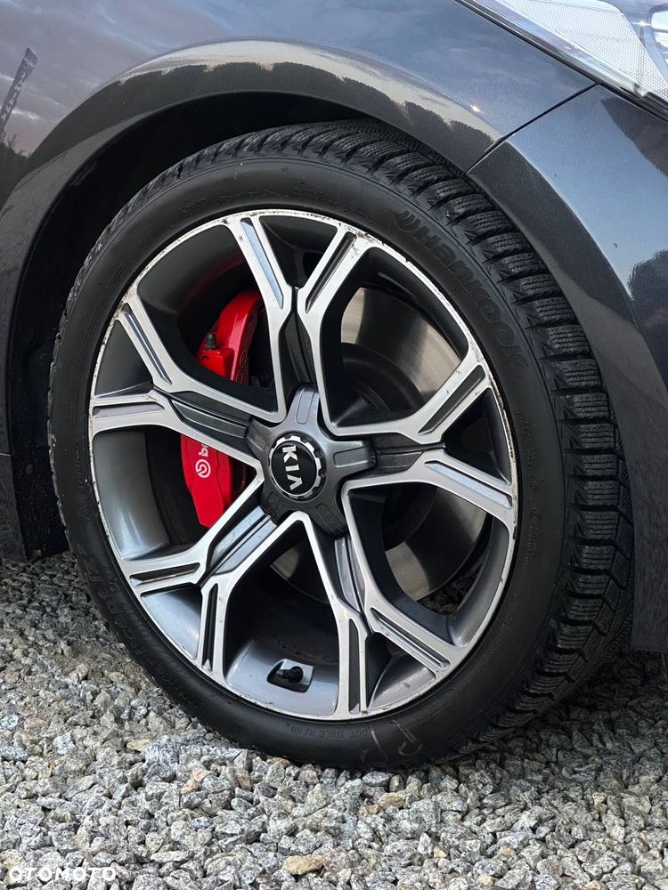Kia Stinger - 23