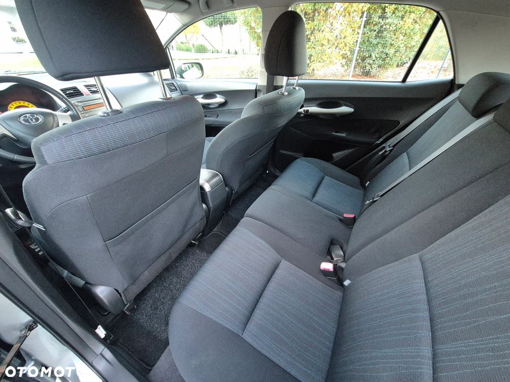 Toyota Auris 1.6 VVT-i Executive - 7