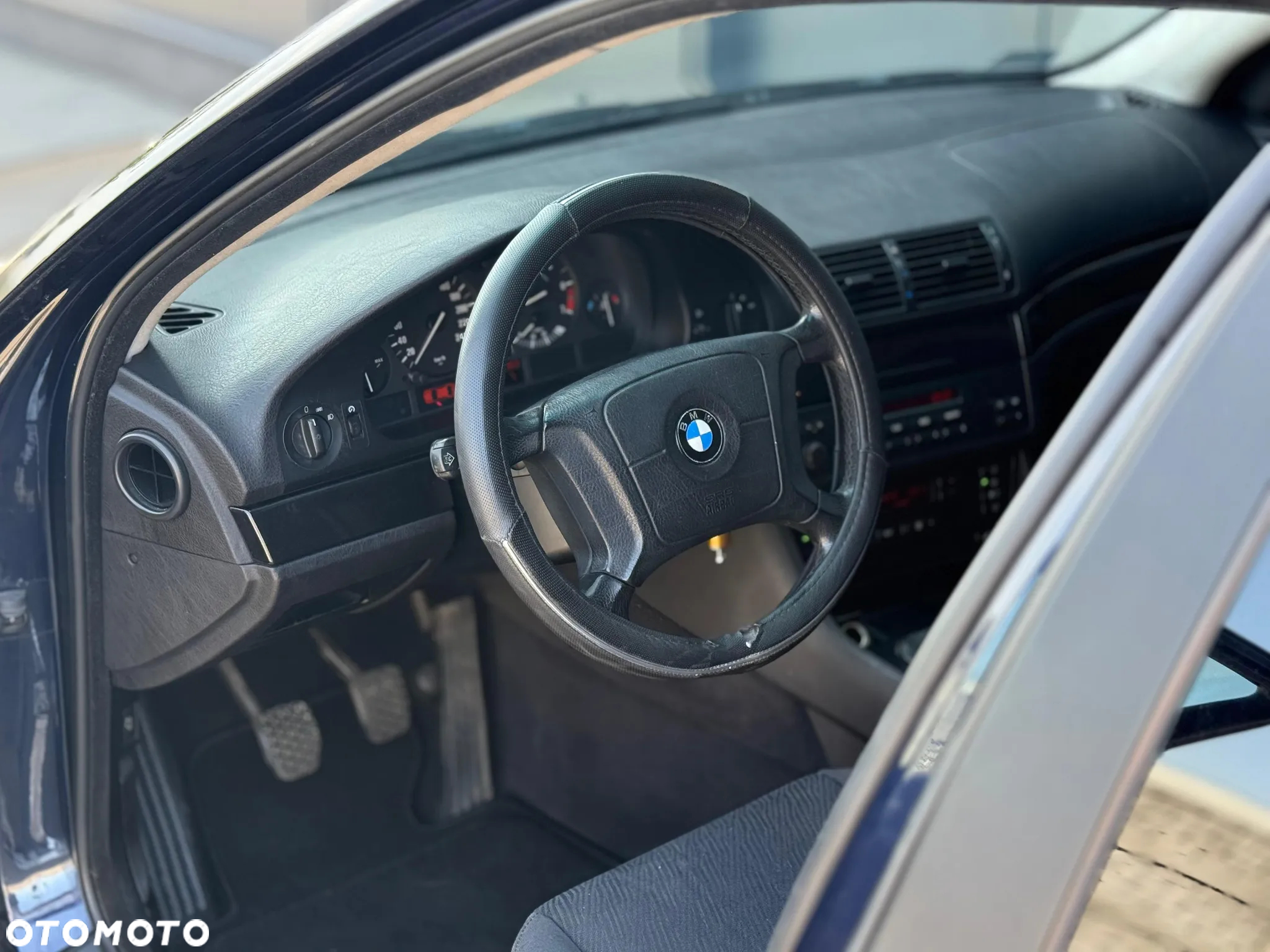 BMW Seria 5 520i - 31