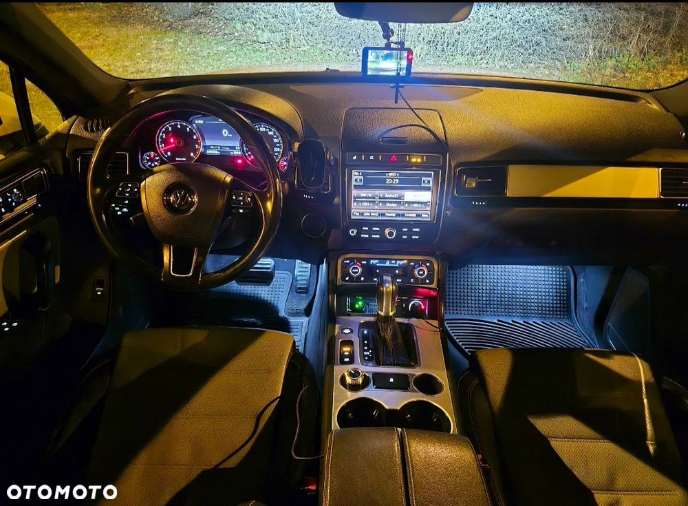 Volkswagen Touareg - 19