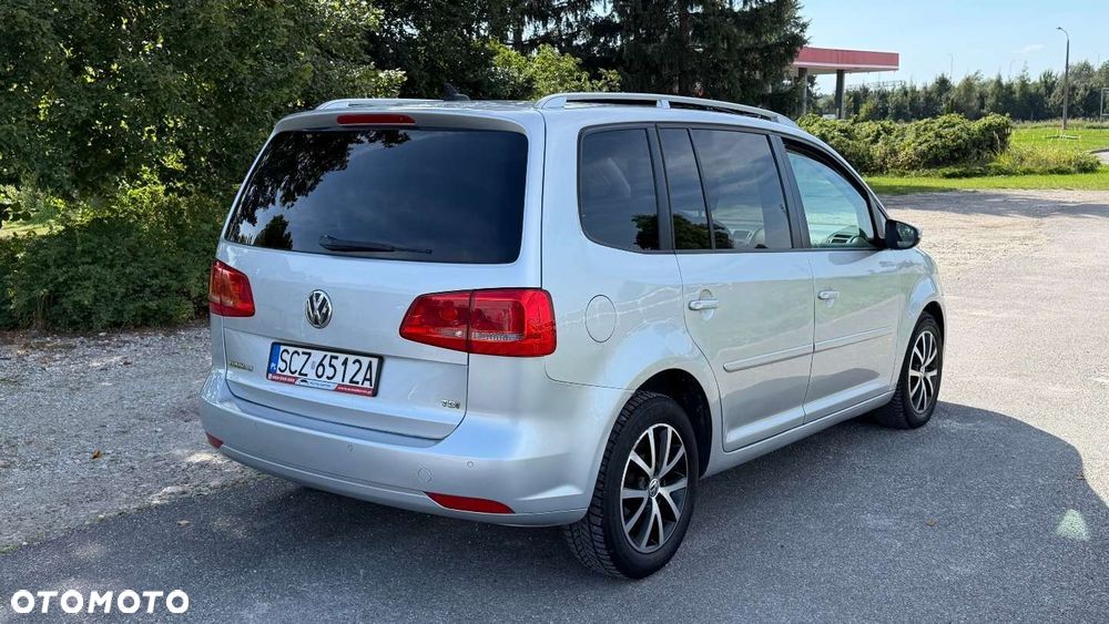 Volkswagen Touran 1.6 TDI DPF BlueMotion Technology DSG Highline - 18