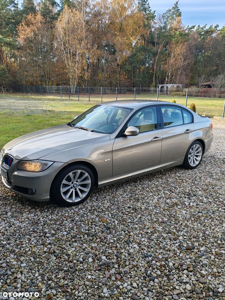 BMW Seria 3 320i - 16