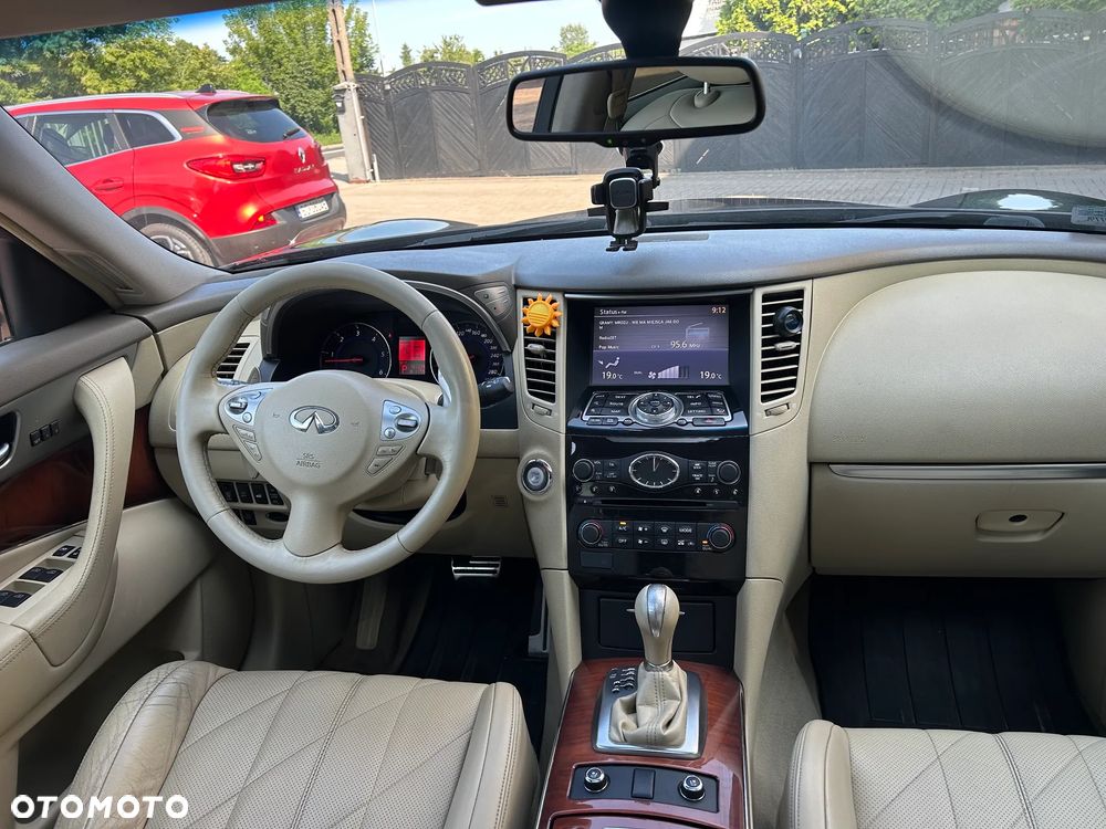 Infiniti FX FX30d GT Premium - 11