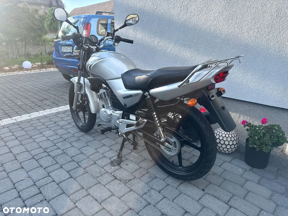 Yamaha YBR - 8