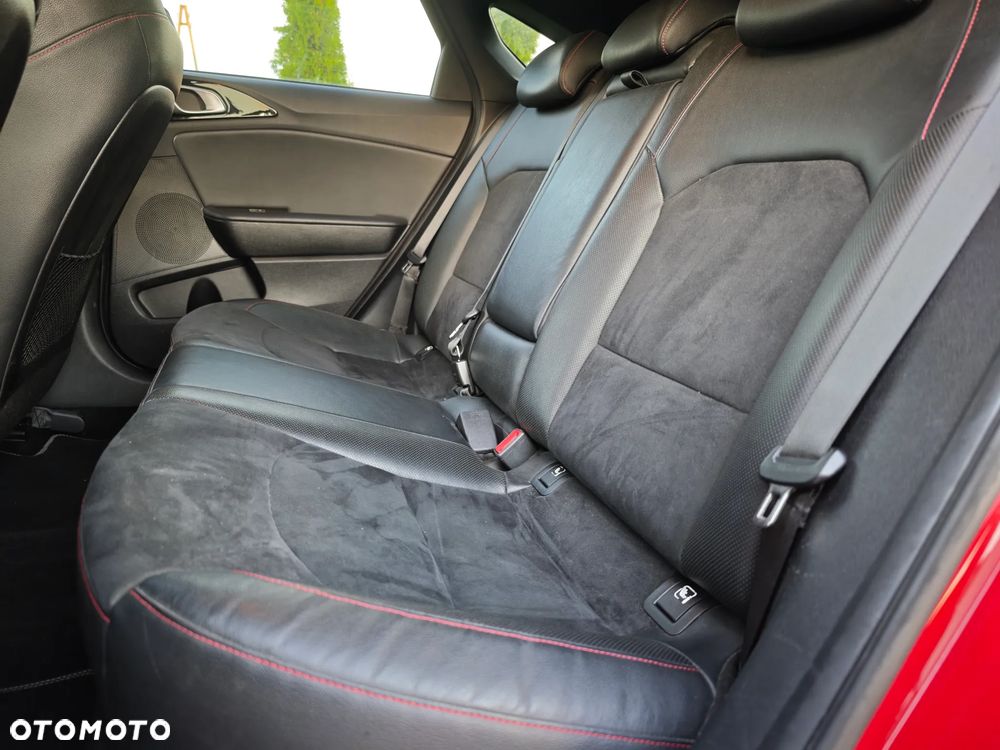 Kia ProCeed 1.6 T-GDI GT DCT - 16
