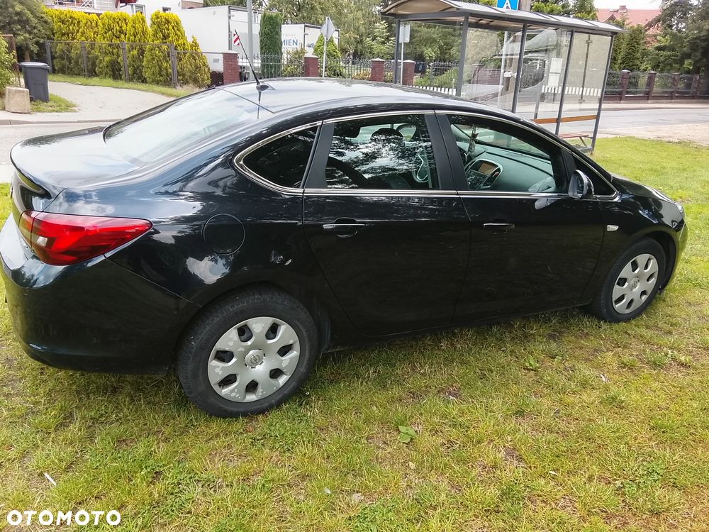 Opel Astra 1.4 Turbo (ecoFLEX) Start/Stop Edition - 2