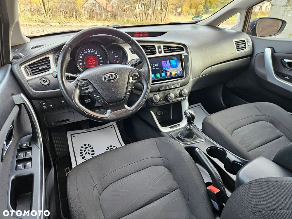 Kia Ceed 1.6 GDI Fifa World Cup Edition - 10