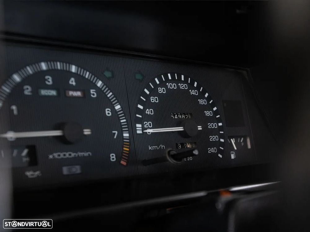 Toyota Corolla - 12
