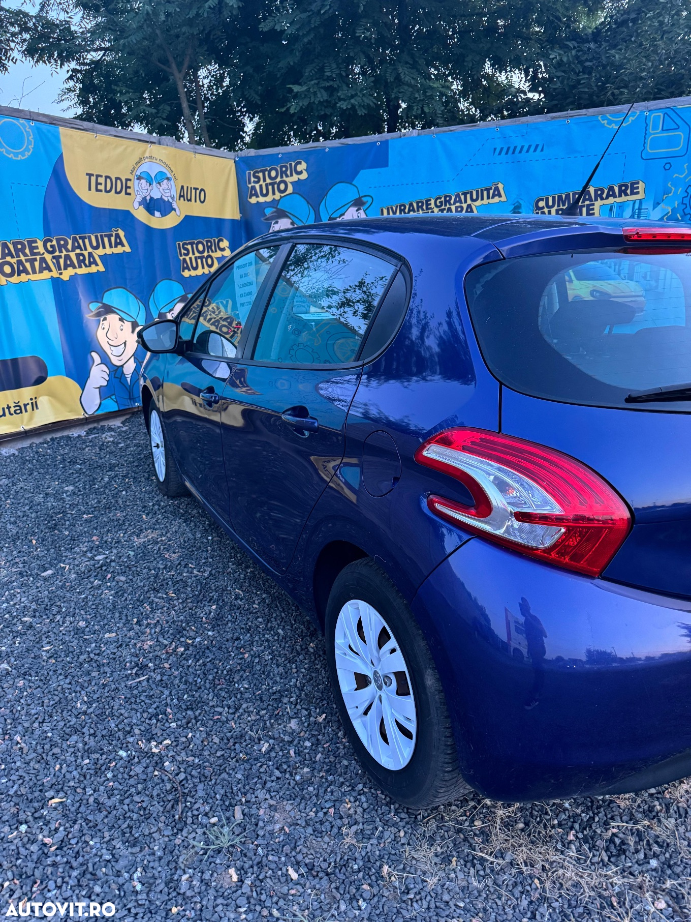 Peugeot 208 1.2 L PureTech Active - 13