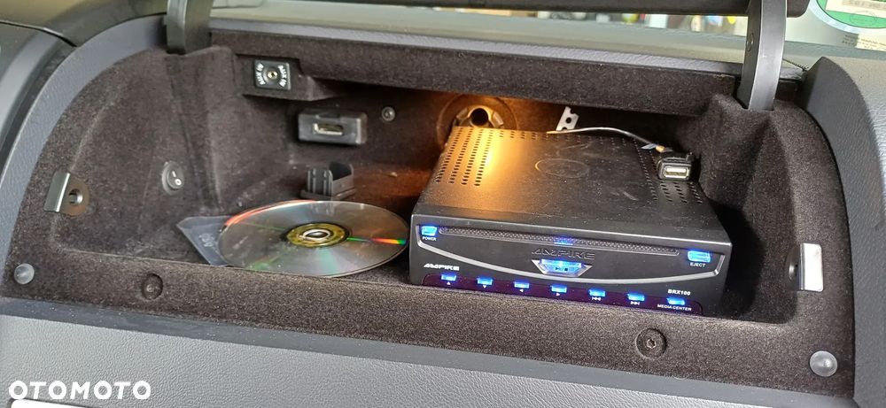 Volkswagen Multivan - 32