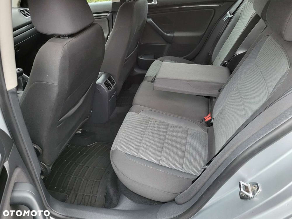 Volkswagen Golf Variant - 24