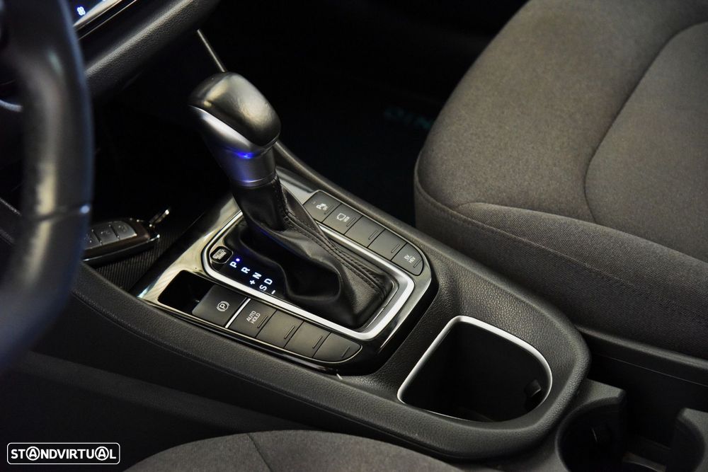 Hyundai Ioniq - 19