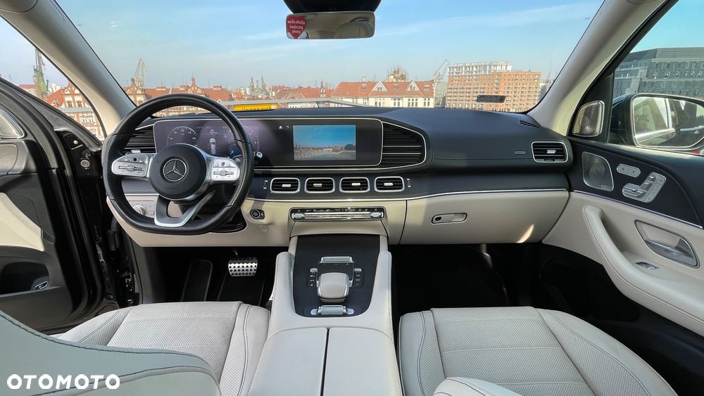 Mercedes-Benz GLS - 32
