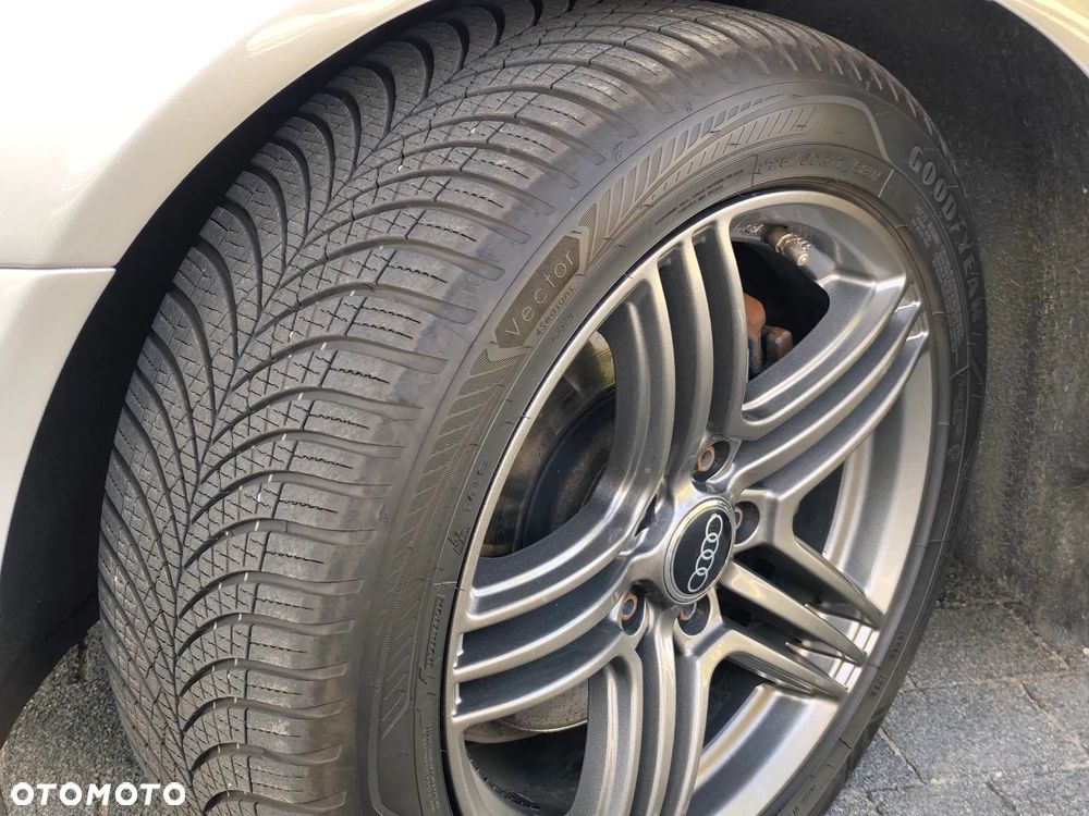 Audi A4 Avant 2.0 TDI - 8