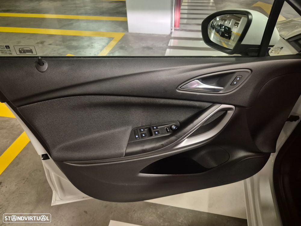 Opel Astra 1.0 Turbo S&S Dynamic - 22