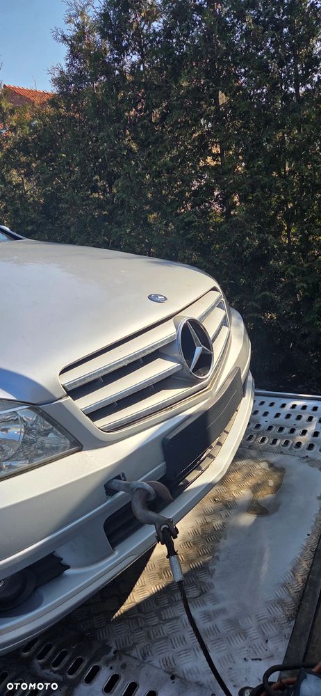 Mercedes-Benz Klasa C 200 CDI DPF (BlueEFFICIENCY) Avantgarde - 2