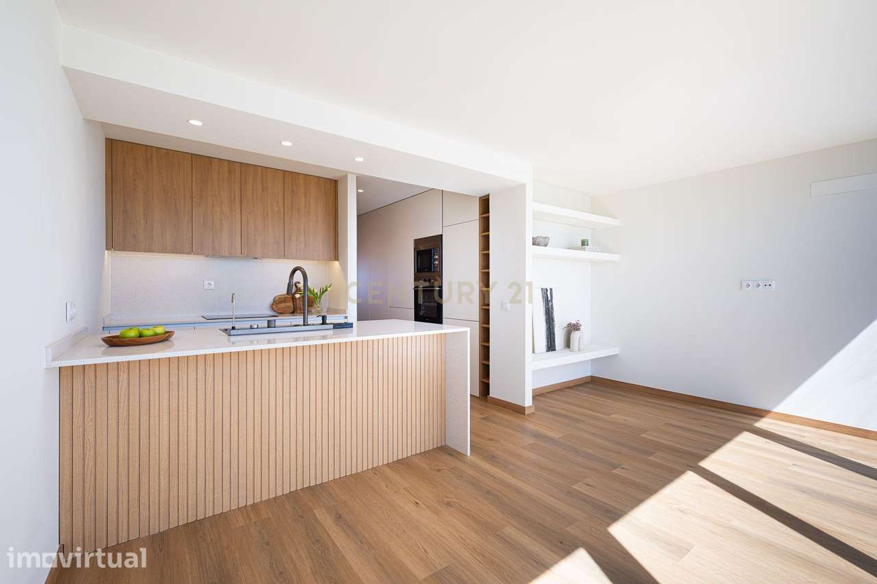 Excelente Apartamento T2 completamente remodelado em Almada - Grande imagem: 4/46