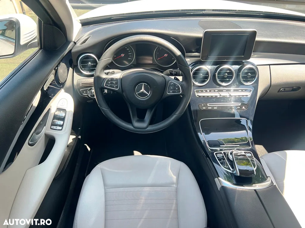 Mercedes-Benz C - 19