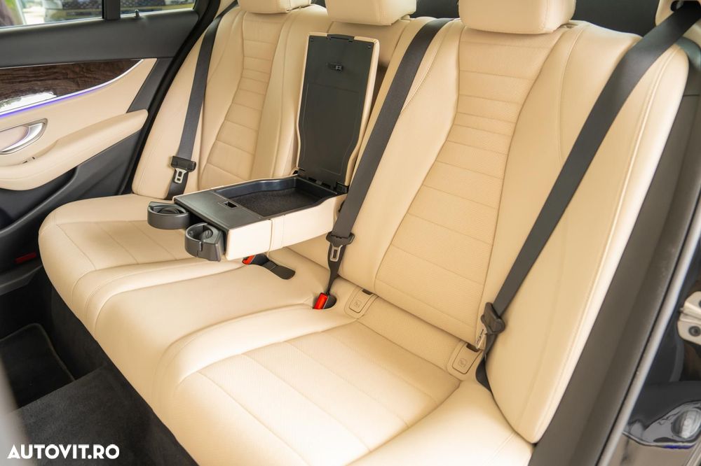 Mercedes-Benz E 220 d 4Matic 9G-TRONIC AMG Line - 23