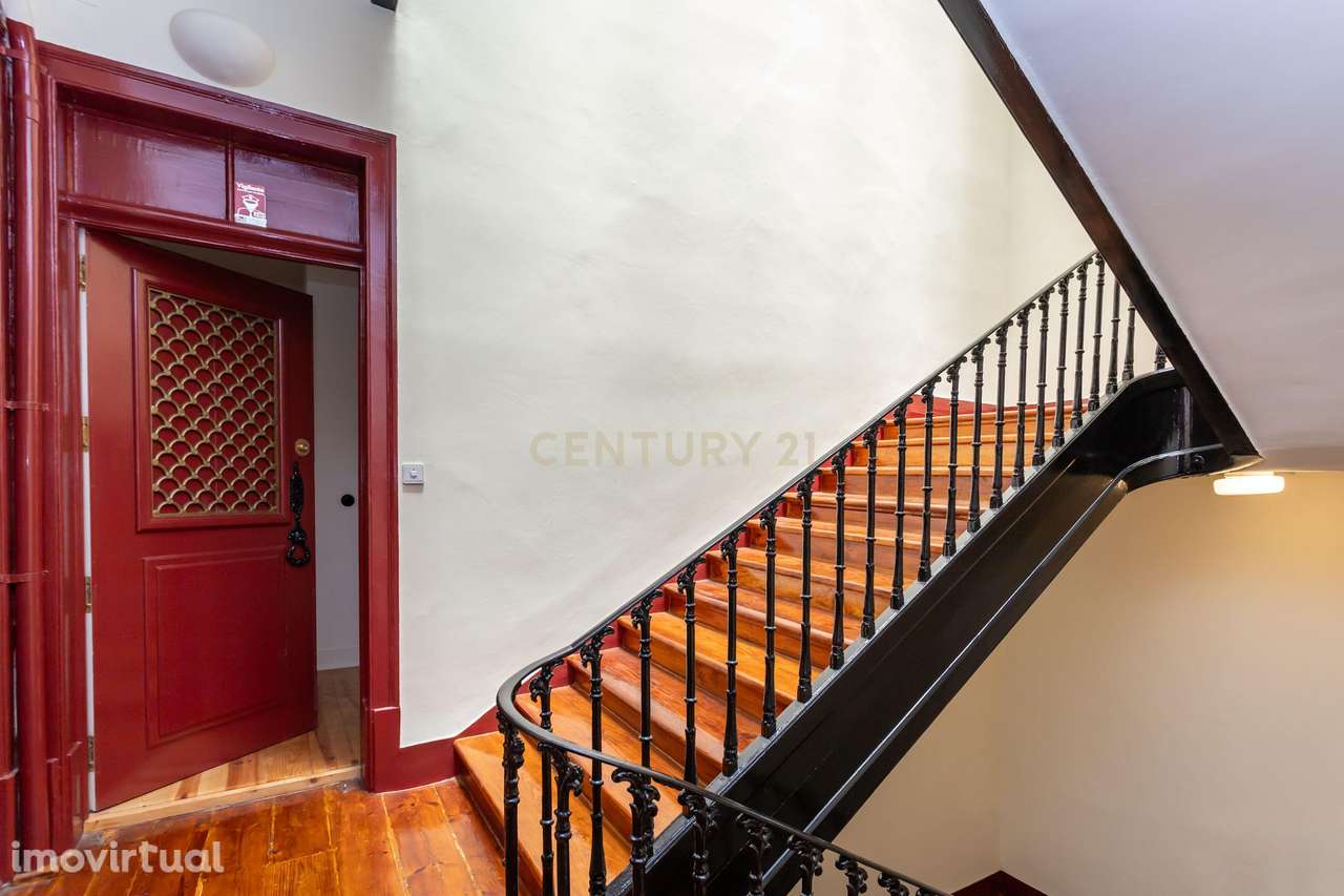 Fantástico Apartamento T3 para Arrendamento – Prédio Pombalino na Rua - Grande imagem: 5/60