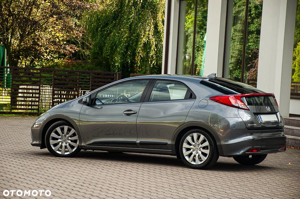 Honda Civic 1.8 i-VTEC Automatik Executive Black Edition - 16