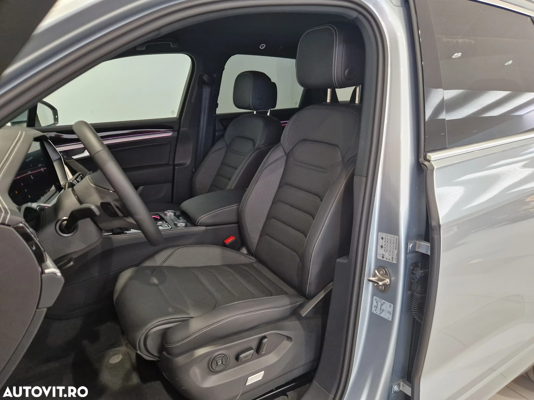 Volkswagen Touareg V6 TDI 4MOTION Elegance - 11